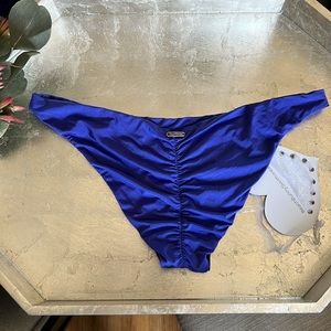 Beach Bunny skimpy scrunch bikini bottom in Sapphire - medium